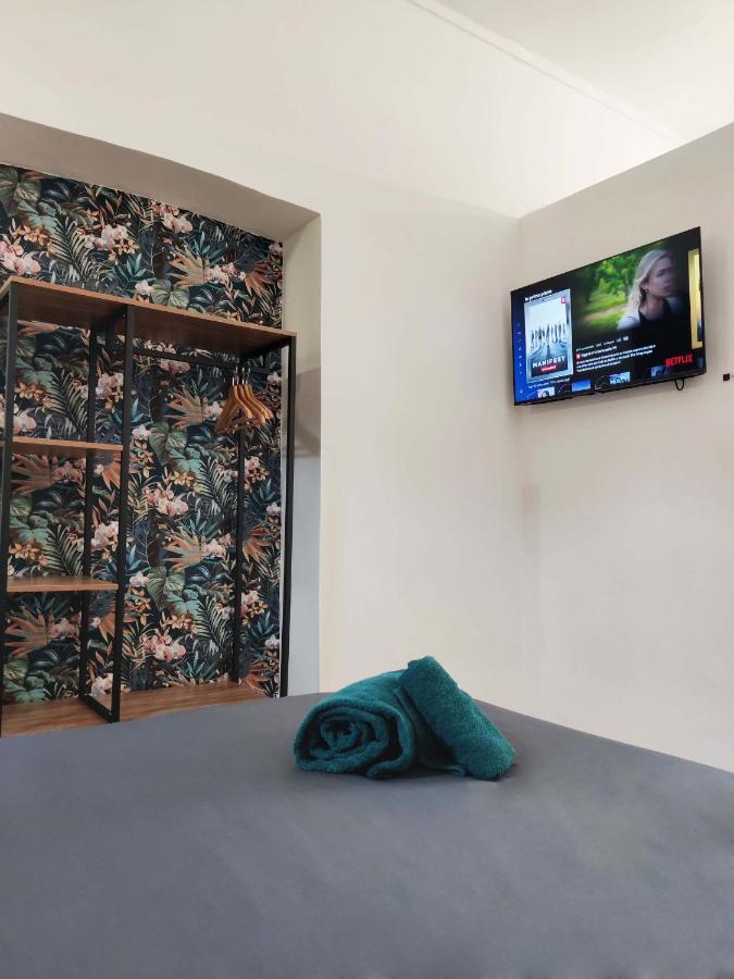 Studio Hole - Lingotto Turin Luaran gambar